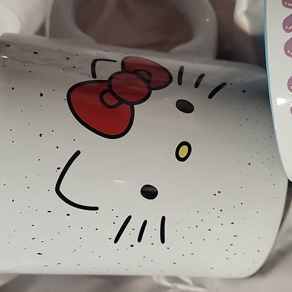 HELLO KITTY MUGS !!! - Picture 4 of 4